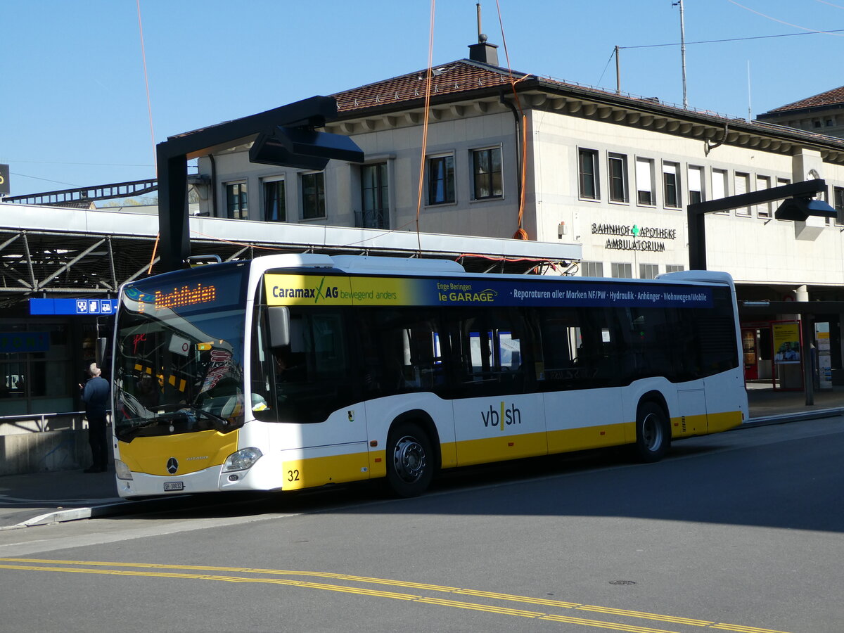 (248'076) - VBSH Schaffhausen - Nr. 32/SH 38'032 - Mercedes am 6. April 2023 beim Bahnhof Schaffhausen