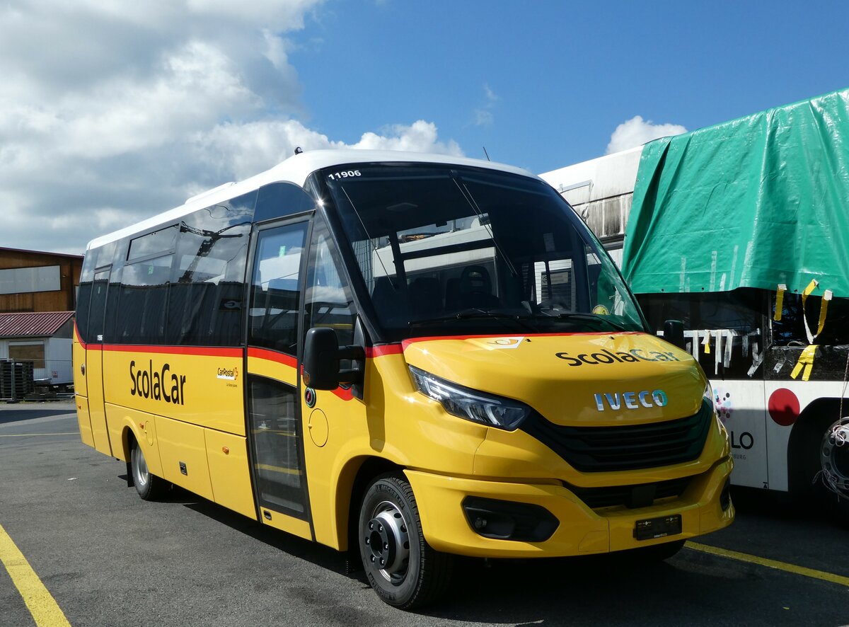 (248'182) - CarPostal Ouest - PID 11'906 - Iveco/Rosero am 8. April 2023 in Kerzers, Interbus