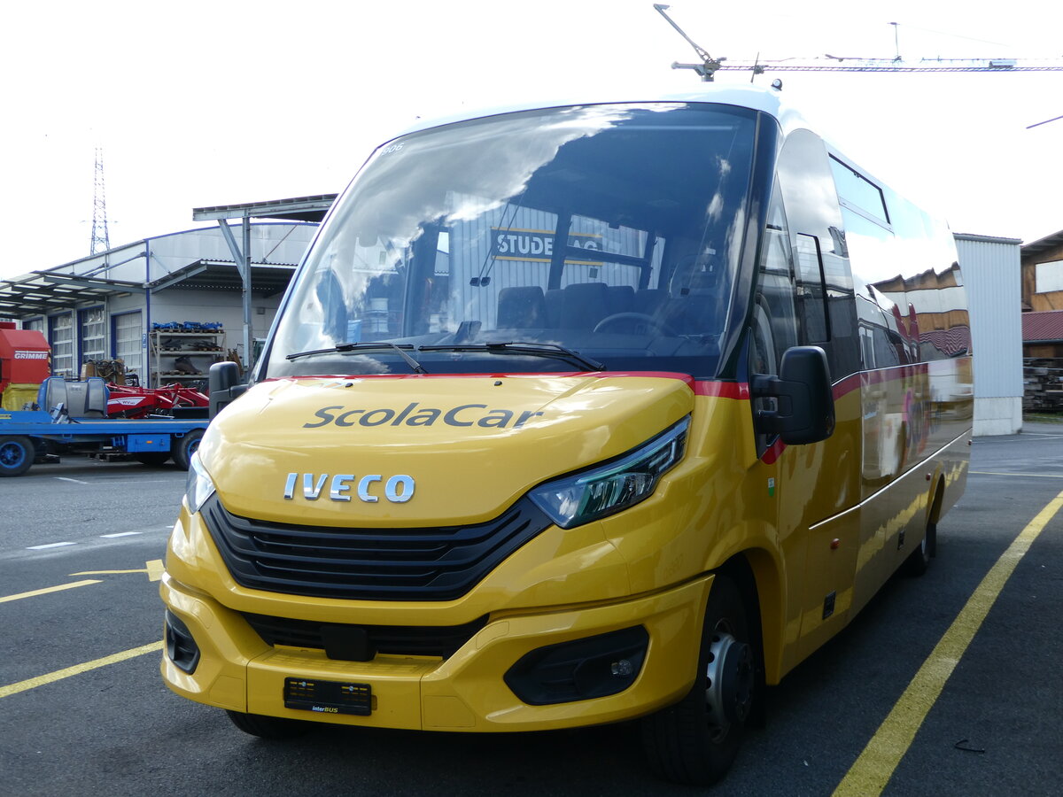 (248'208) - CarPostal Ouest - PID 11'906 - Iveco/Rosero am 8. April 2023 in Kerzers, Interbus