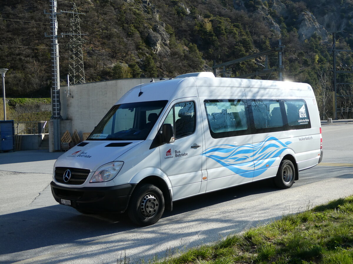 (248'272) - LBB Susten - Nr. 9/VS 38'009 - Mercedes am 9. April 2023 in Leuk, Garage