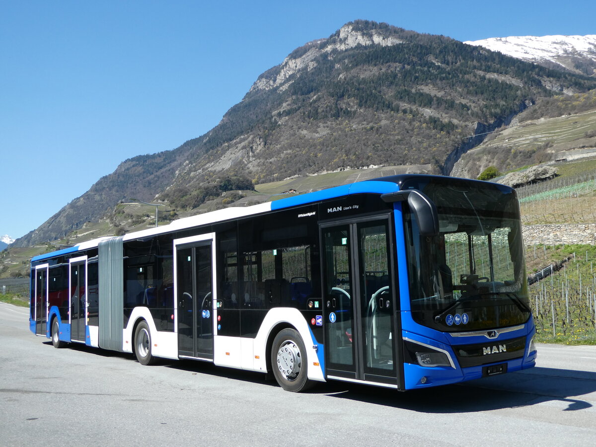 (248'307) - TPN Nyon - MAN am 9. April 2023 in Leytron, Garage Buchard