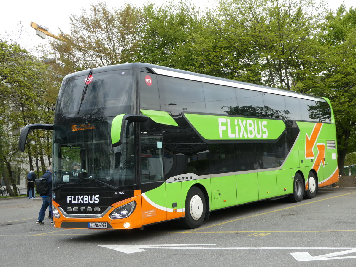 (248'537) - Aus Deutschland: Umbrella, Mnchen - Nr. 107/HH-UM 4907 - Setra am 15. April 2023 in Zrich, Sihlquai