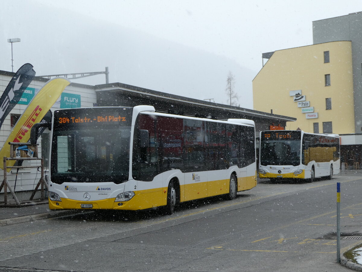 (248'637) - VBD Davos - Nr. 2/GR 81'985 - Mercedes am 15. April 2023 beim Bahnhof Davos Dorf