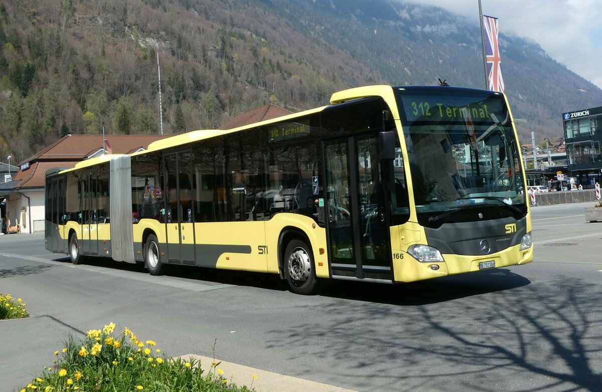 (248'874) - STI Thun - Nr. 166/BE 752'166 - Mercedes am 19. April 2023 beim Bahnhof Interlaken Ost