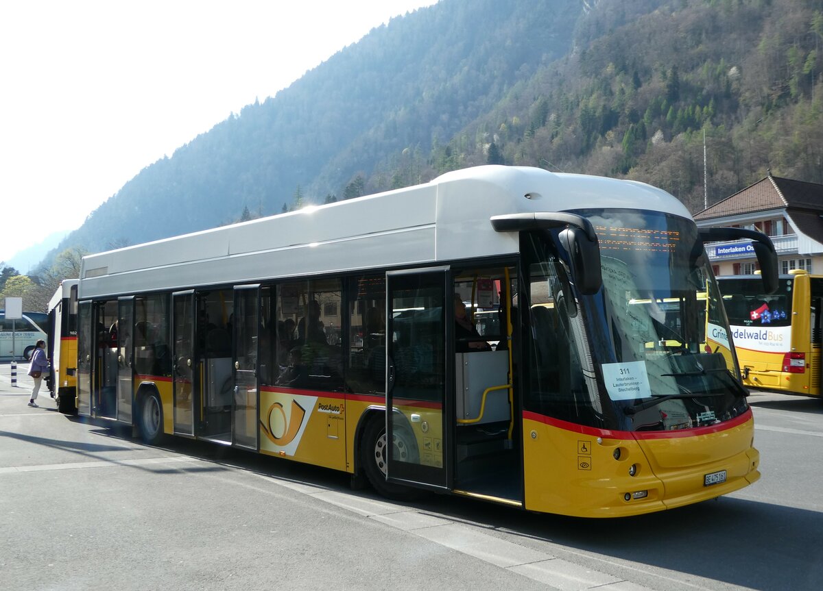 (248'912) - PostAuto Bern - BE 475'161/PID 10'248 - Hess am 19. April 2023 beim Bahnhof Interlaken Ost