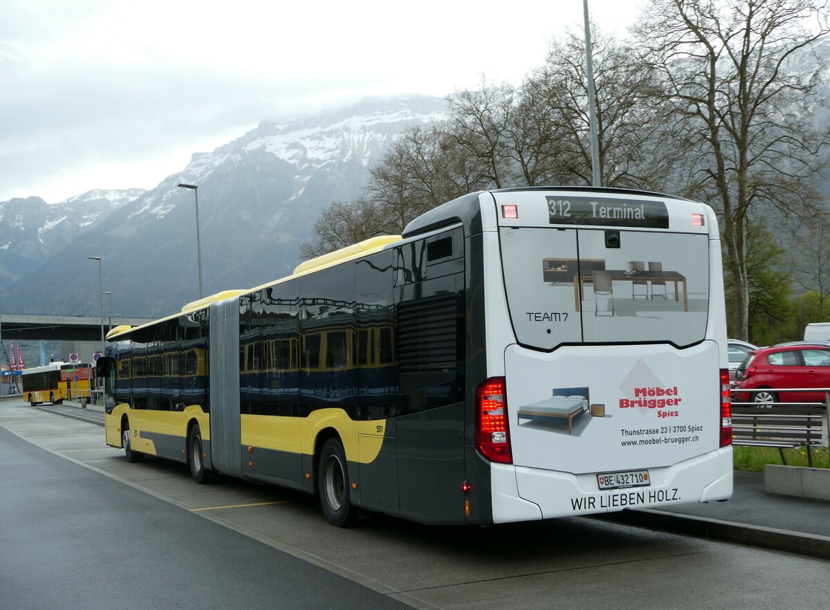 (249'252) - STI Thun - Nr. 710/BE 432'710 - Mercedes am 28. April 2023 beim Bahnhof Interlaken Ost