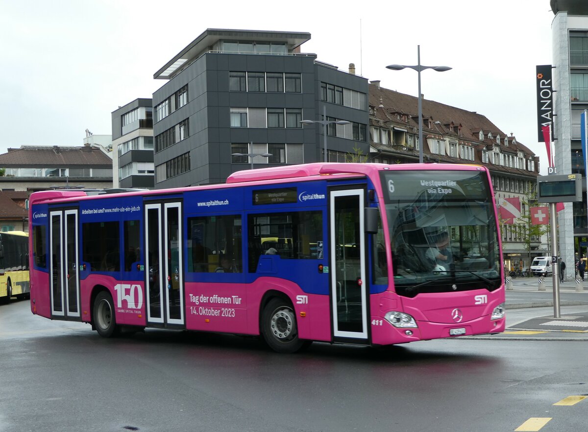 (249'350) - STI Thun - Nr. 411/BE 419'411 - Mercedes am 2. Mai 2023 beim Bahnhof Thun