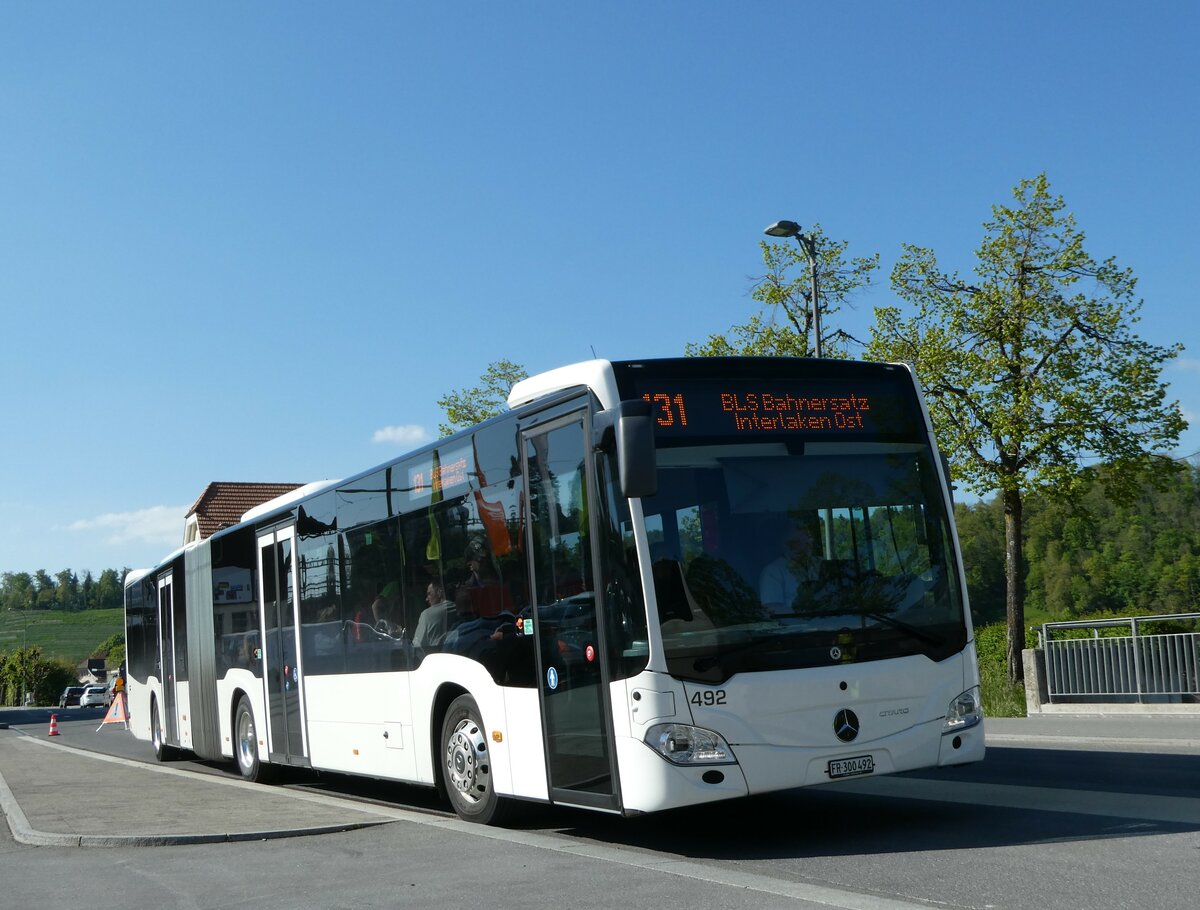 (249'501) - Intertours, Domdidier - Nr. 492/FR 300'492 - Mercedes am 3. Mai 2023 beim Bahnhof Spiez