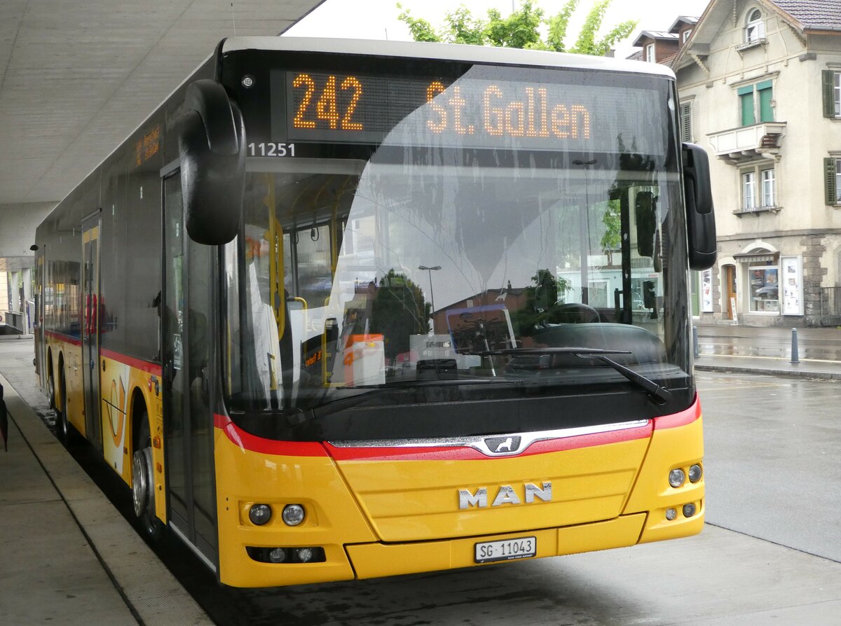 (250'118) - Schwizer, Goldach - Nr. 25/SG 11'043/PID 11'251 - MAN am 16. Mai 2023 beim Bahnhof Rheineck