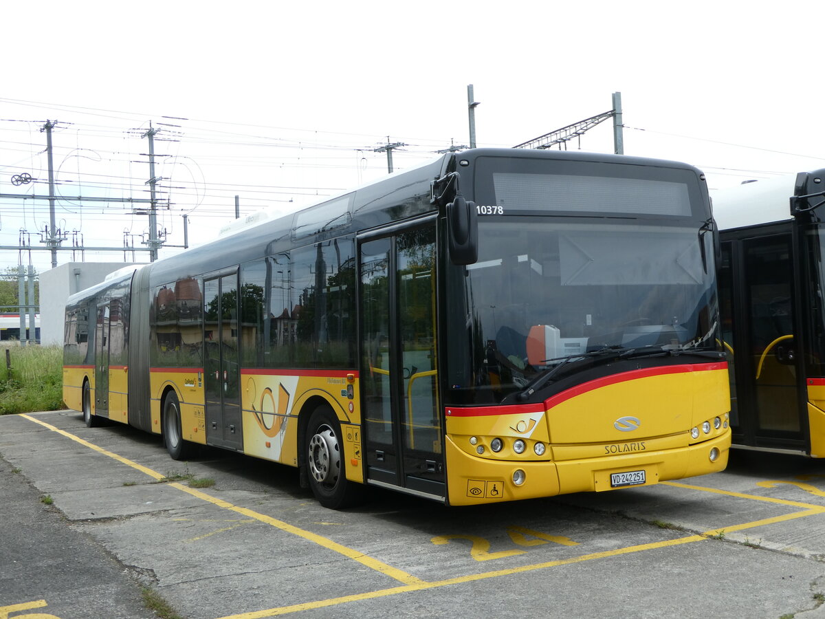 (250'171) - CarPostal Ouest - VD 242'251/PID 10'378 - Solaris (ex TPB, Sdeilles) am 18. Mai 2023 in Yverdon, Garage