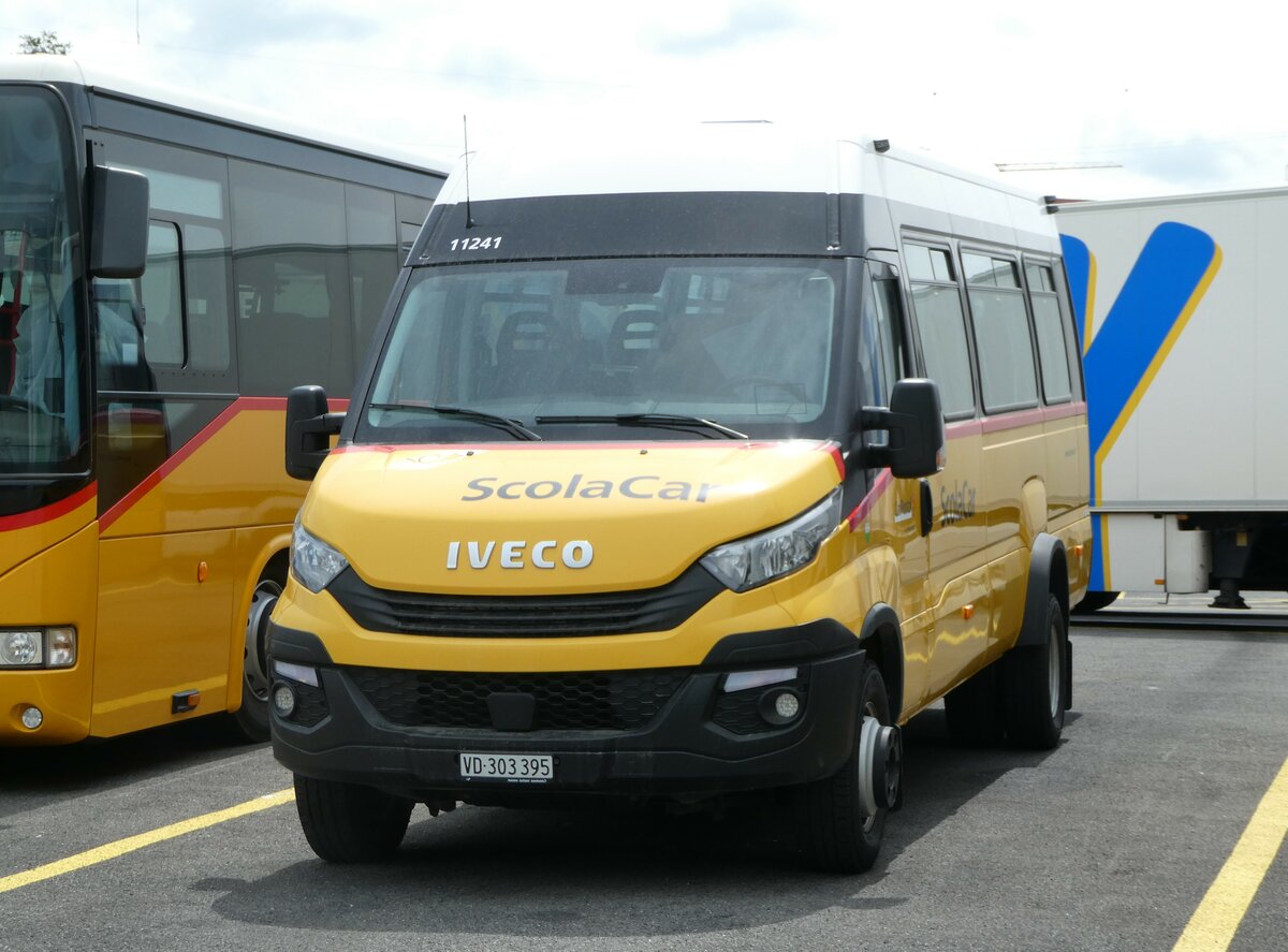 (250'218) - CarPostal Ouest - VD 303'395/PID 11'214 - Iveco am 18. Mai 2023 in Kerzers, Interbus