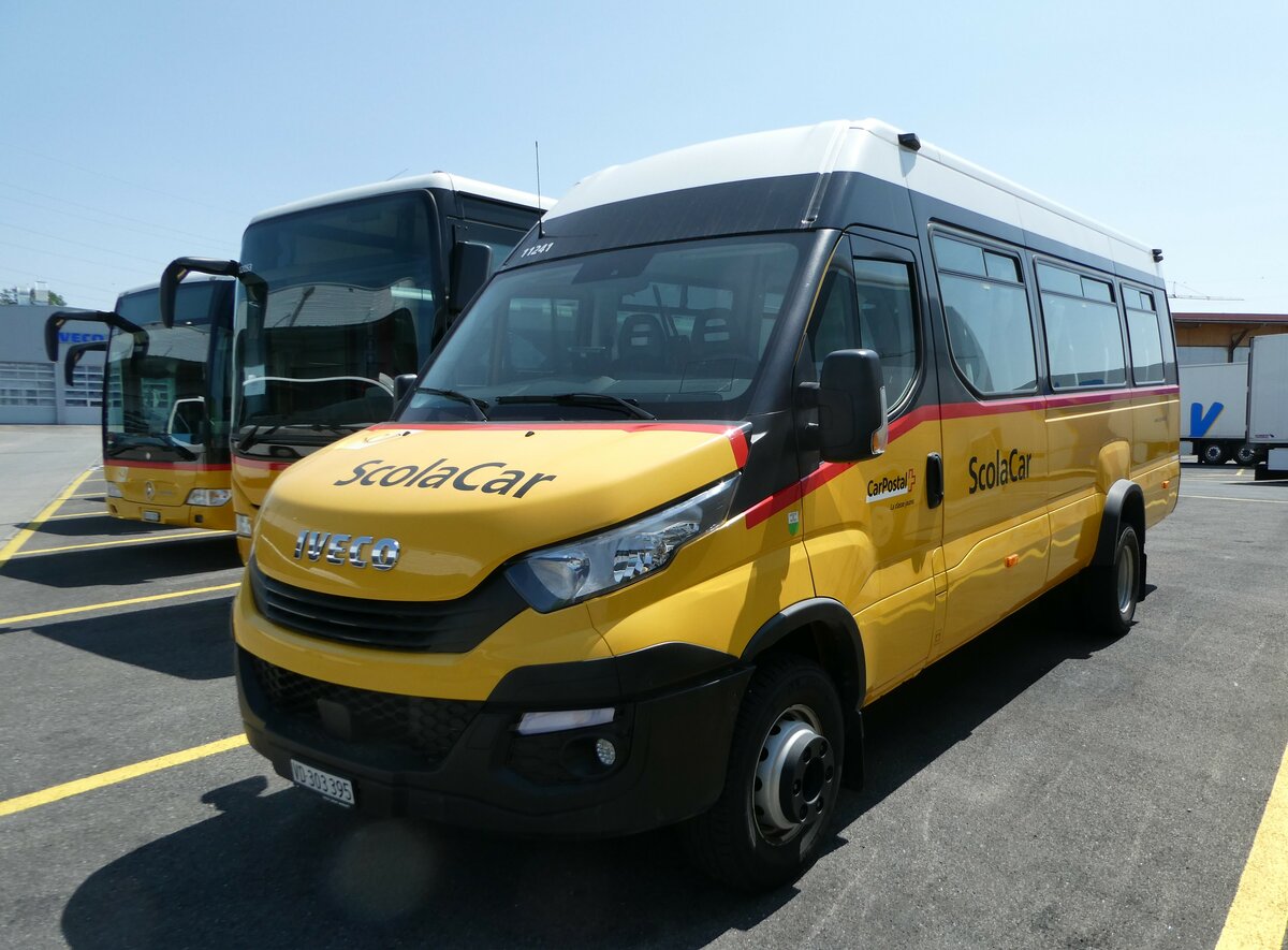 (250'716) - CarPostal Ouest - VD 303'395/PID 11'214 - Iveco am 29. Mai 2023 in Kerzers, Interbus