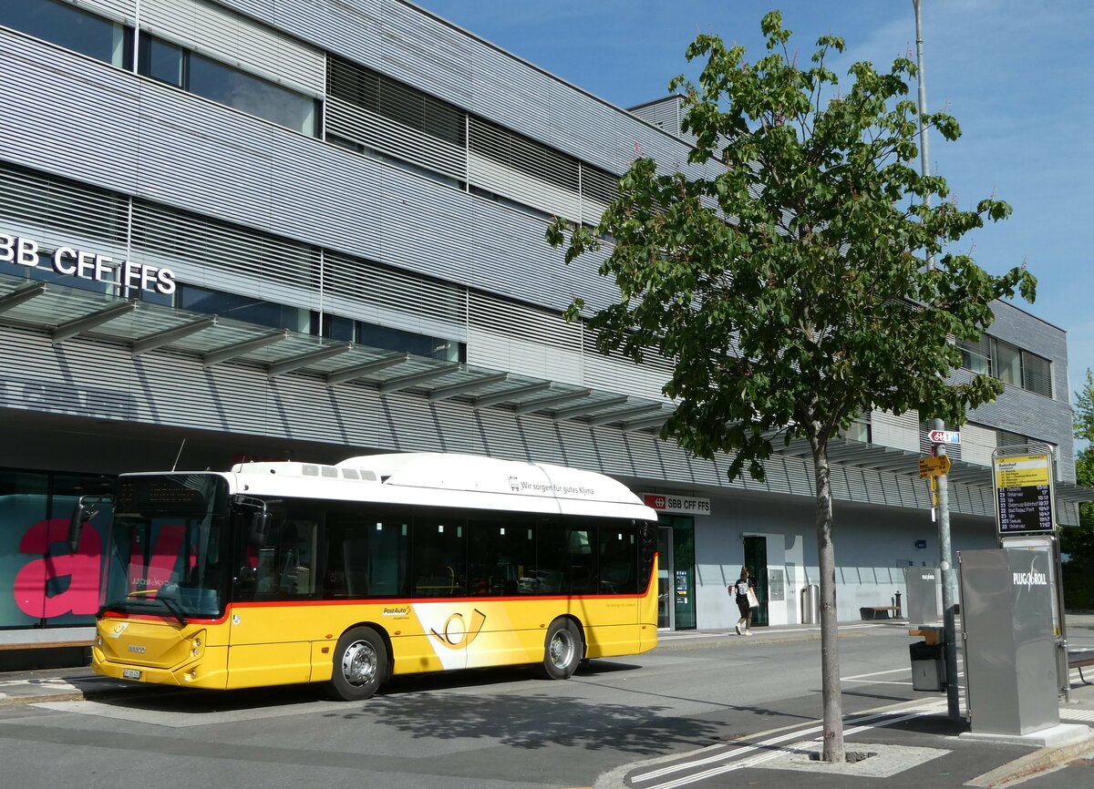 (250'747) - Gessinger, Bad Ragaz - GR 185'405/PID 11'902 - Heuliez-Iveco am 30. Mai 2023 beim Bahnhof Landquart