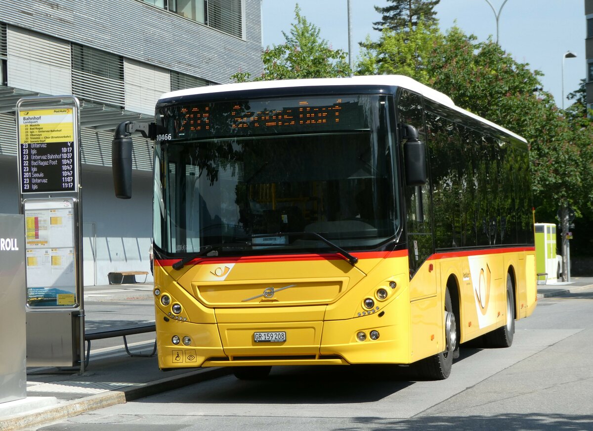 (250'749) - PostAuto Graubnden - GR 159'208/PID 10'466 - Volvo am 30. Mai 2023 beim Bahnhof Landquart