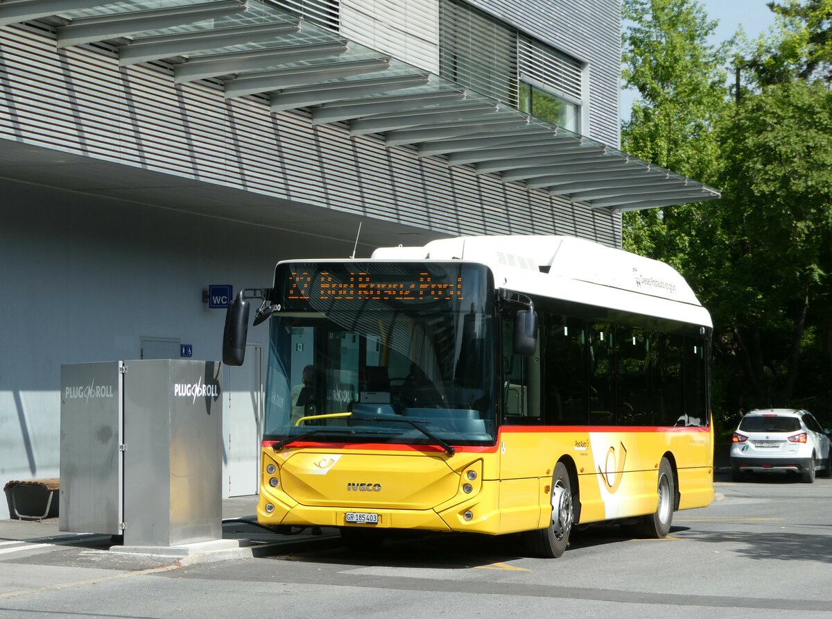 (250'753) - Gessinger, Bad Ragaz - GR 185'403/PID 11'900 - Heuliez-Iveco am 30. Mair 2023 beim Bahnhof Landquart