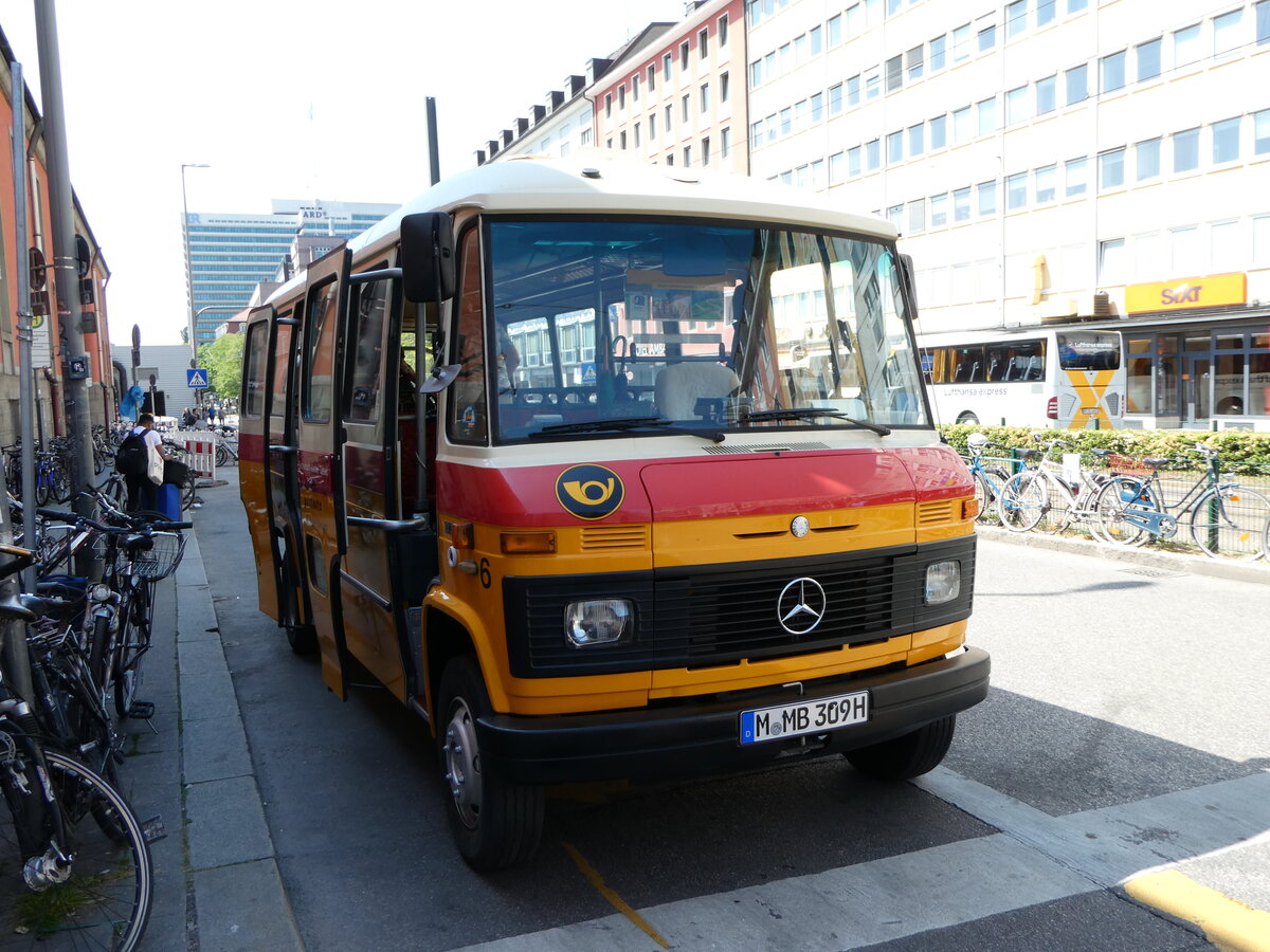 (250'907) - Hahn, Mnchen - Nr. 6/M-MB 309H - Mercedes (ex Mller, CH-Ennetmoos Nr. 6; ex Portenier, CH-Adelboden Nr. 6; ex Geiger, Adelboden Nr. 6) am 3. Juni 2023 beim Hauptbahnhof Mnchen