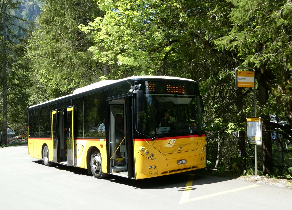 (251'122) - Kbli, Gstaad - BE 308'737/PID 11'458 - Volvo am 6. Juni 2023 in Lauenen, Lauenensee