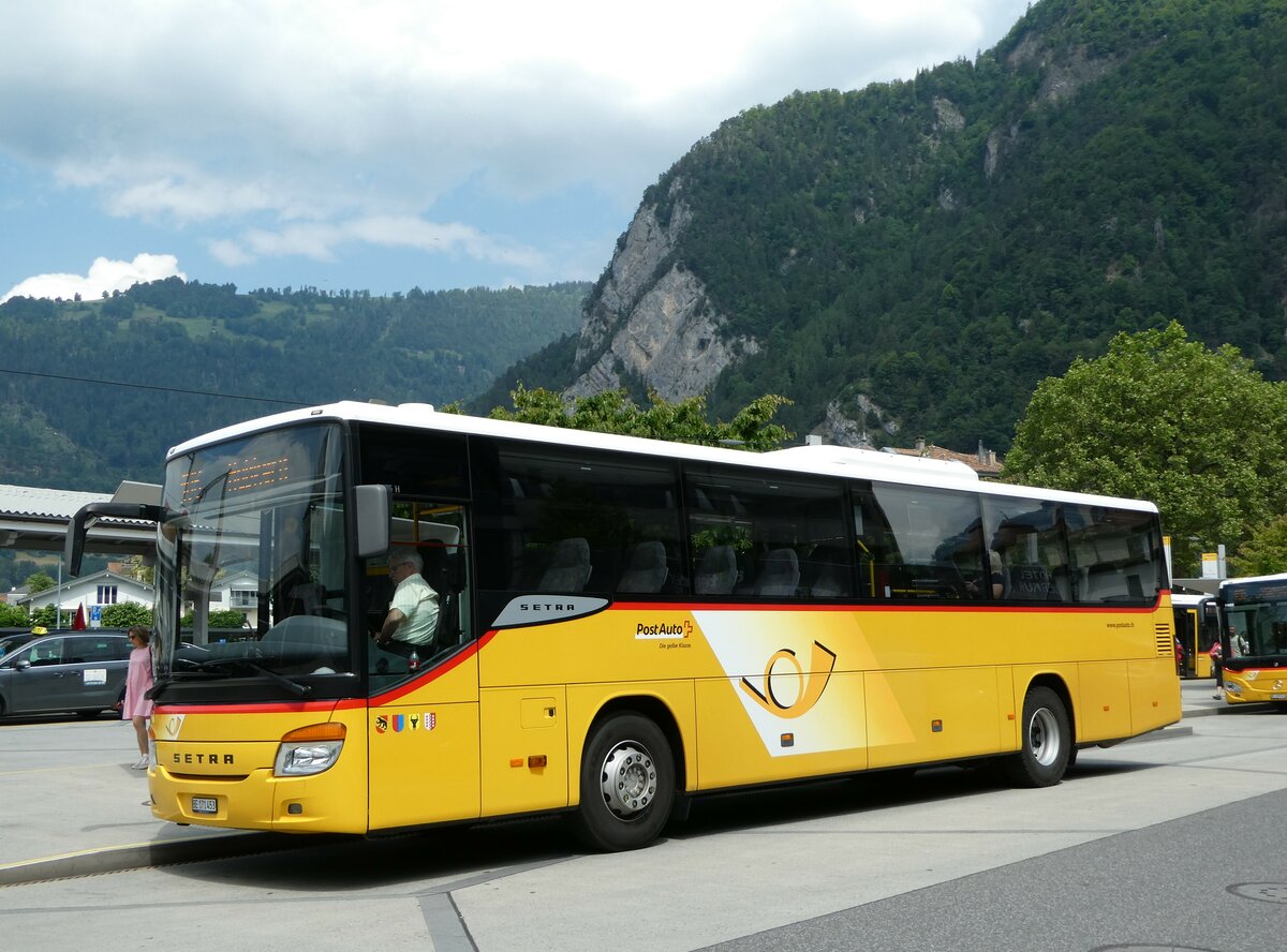 (251'175) - PostAuto Bern - Nr. 73/BE 171'453/PID 5624 - Setra (ex AVG Meiringen Nr. 73) am 8. Juni 2023 beim Bahnhof Interlaken West