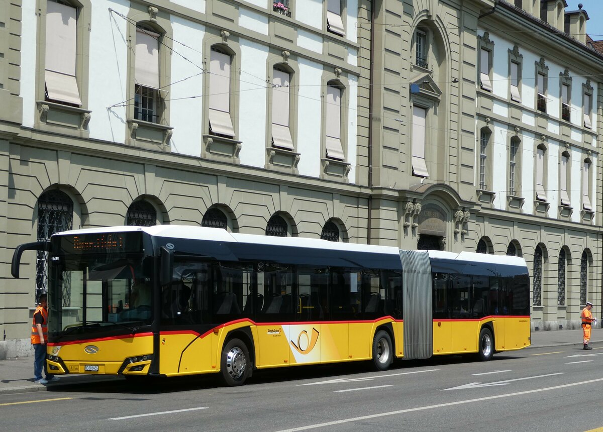 (251'637) - PostAuto Bern - Nr. 11'455/BE 603'455/PID 11'455 - Solaris am 17. Juni 2023 beim Bahnhof Bern