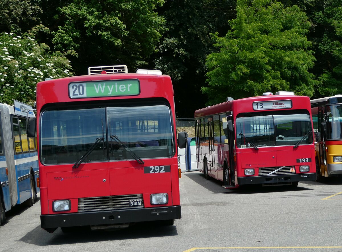 (251'703) - Bernmobil, Bern (SOB) - Nr. 292 - Volvo/R&J-Hess-Gangloff + Nr. 193 - Volvo/Gangloff am 18. Juni 2023 in Burgdorf, kihof Ziegelgut