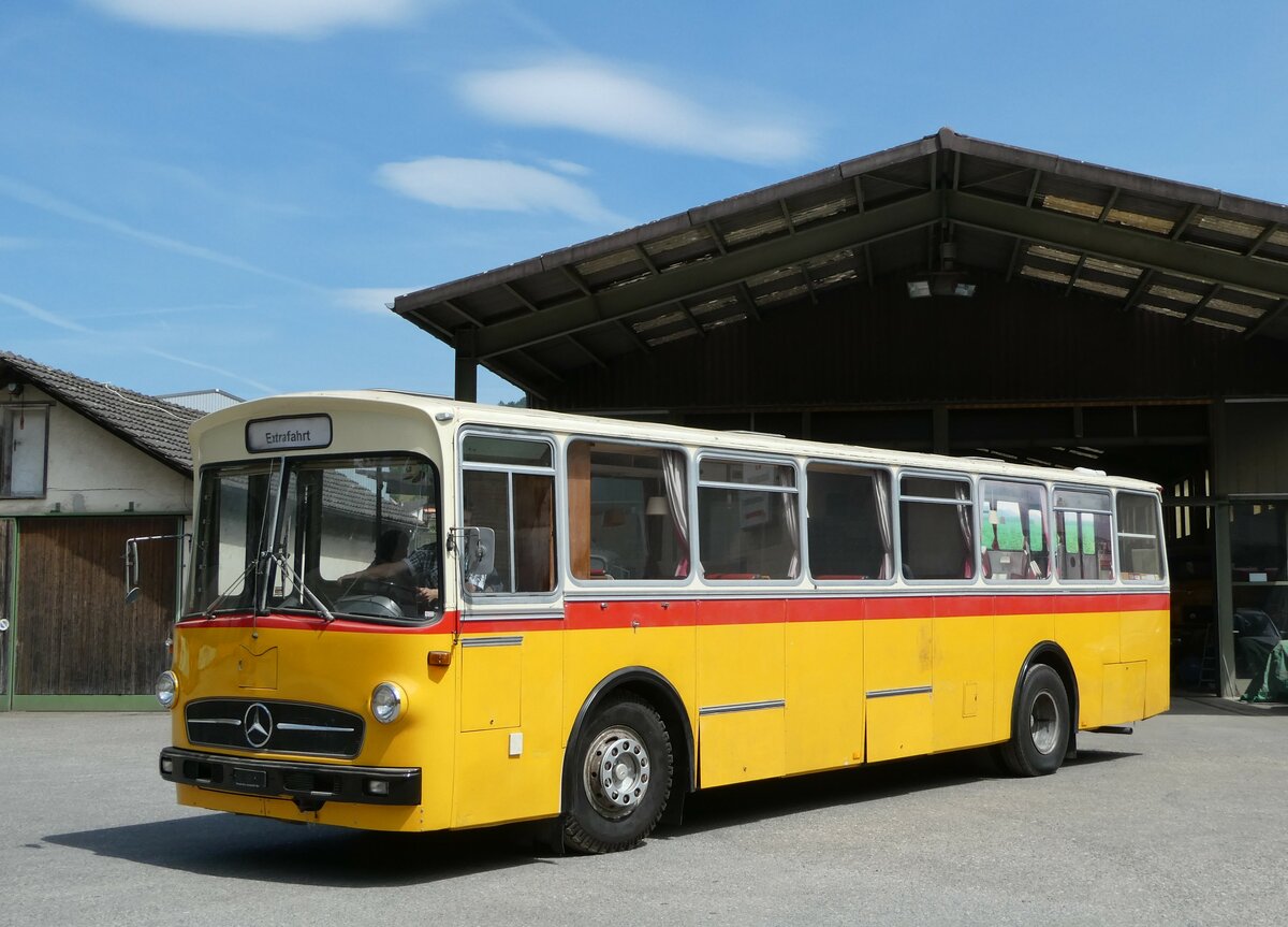 (251'776) - Schweizer, Schliern - Mercedes/R&J (ex SBE Mettleneggen, Wattenwil; ex Frommelt, FL-Vaduz) am 18. Juni 2023 in Oberburg, Ziegelgut