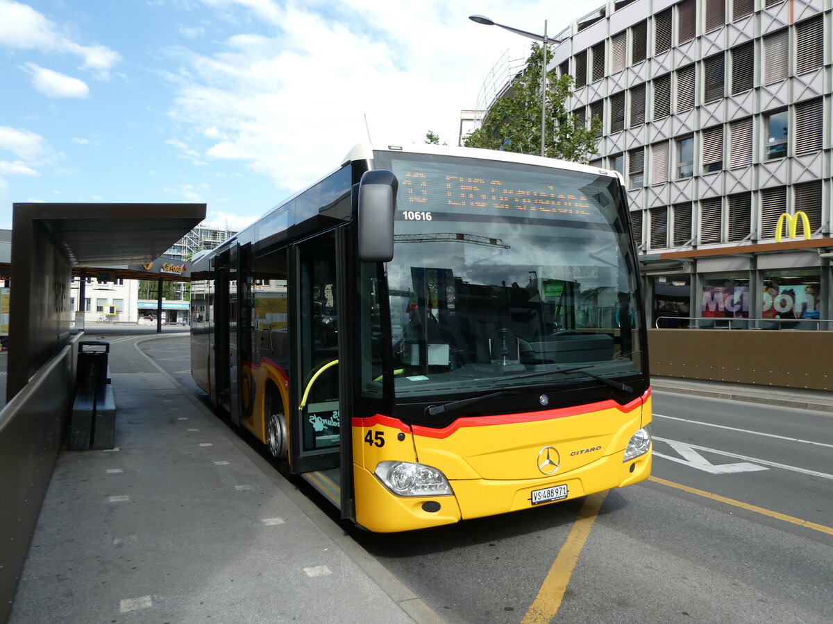 (252'458) - PostAuto Wallis - Nr. 45/VS 488'971/PID 10'616 - Mercedes am 8. Juli 2023 beim Bahnhof Sion