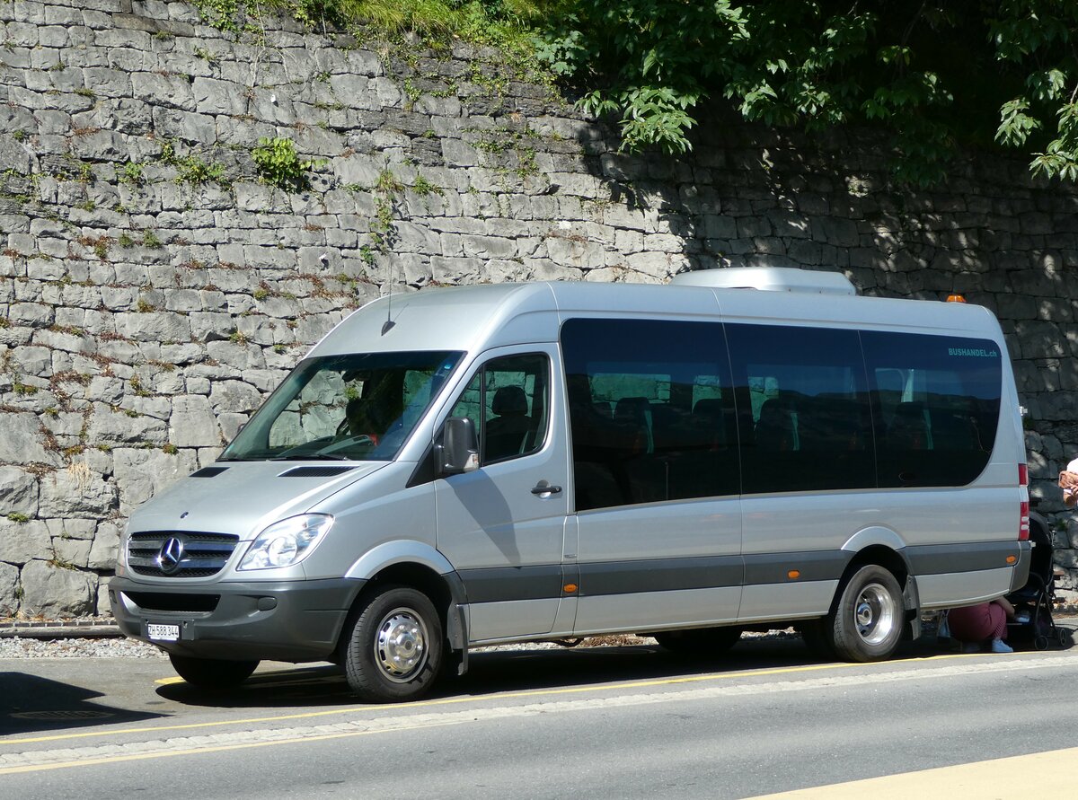 (252'668) - Jankovic, Adliswil - ZH 588'344 - Mercedes am 14. Juli 2023 beim Bahnhof Brienz