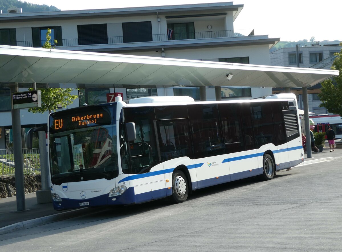 (252'864) - ZVB Zug - Nr. 106/ZG 88'106 - Mercedes am 23. Juli 2023 beim Bahnhof Arth-Goldau