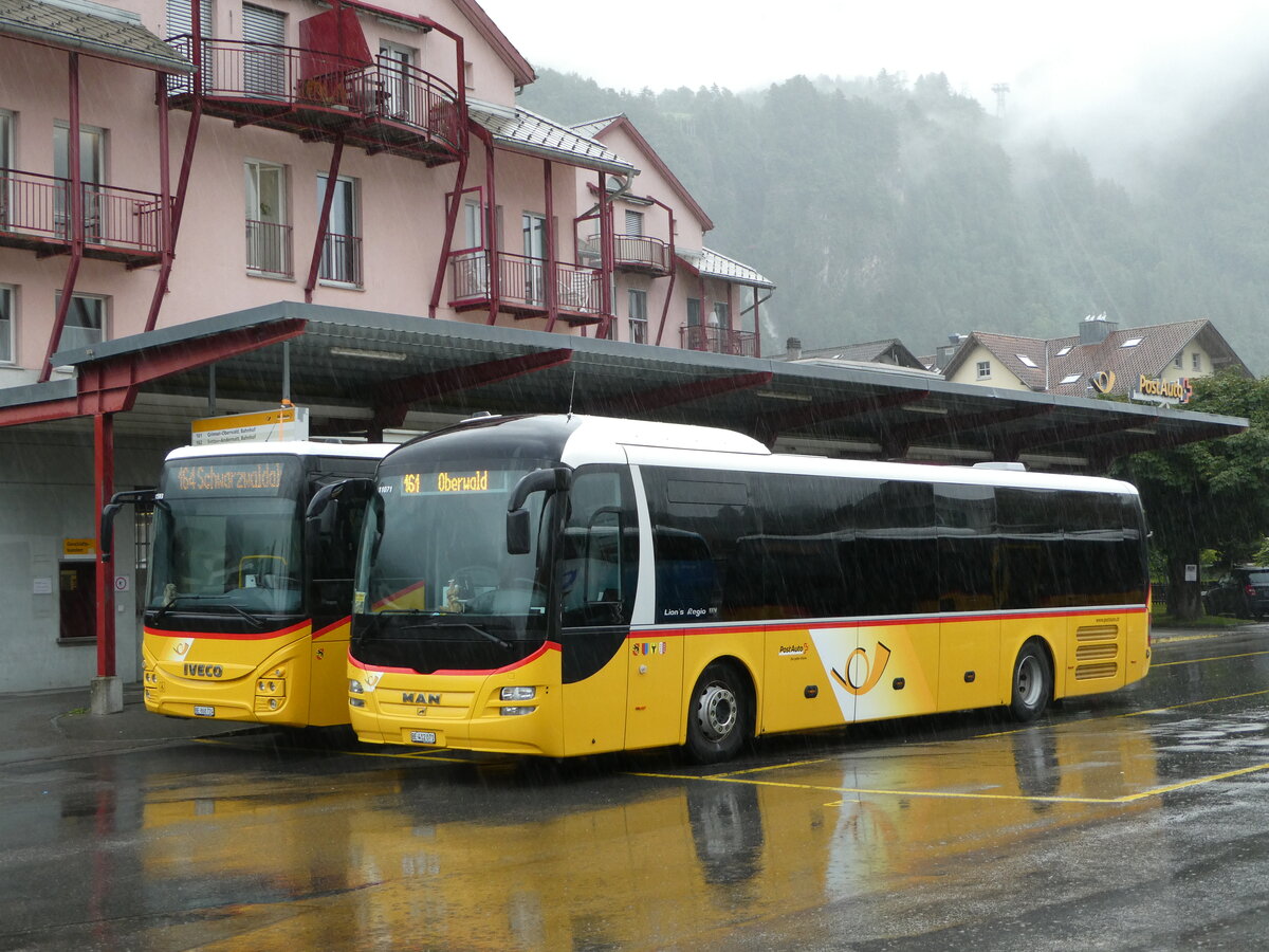 (252'977) - PostAuto Bern - Nr. 71/BE 412'071/PID 11'071 - MAN (ex PostAuto Zentralschweiz Nr. 20; ex Dillier, Sarnen Nr. 20) am 25. Juli 2023 in Meiringen, Postautostation