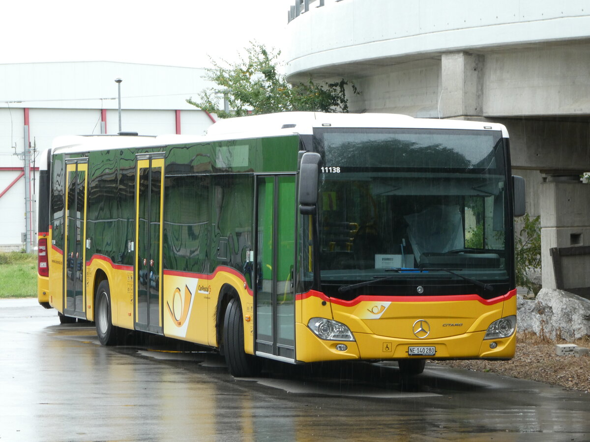 (253'162) - CarPostal Ouest - NE 140'280/PID 11'138 - Mercedes am 29. Juli 2023 in Kerzers, Interbus