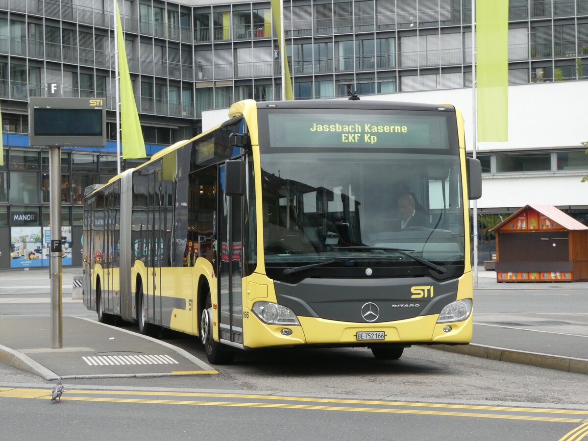 (253'380) - STI Thun - Nr. 166/BE 752'166 - Mercedes am 5. August 2023 beim Bahnhof Thun