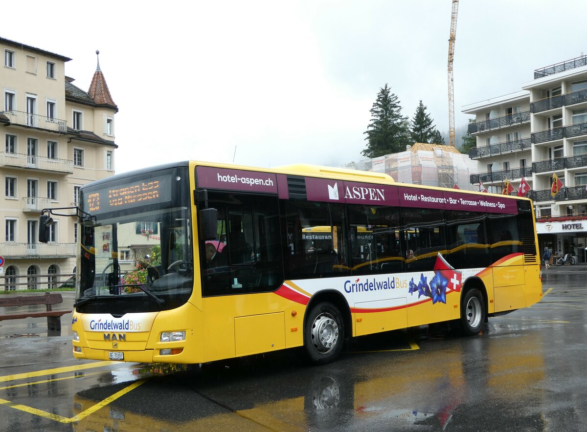 (253'398) - Grindelwaldbus, Grindelwald - Nr. 23/BE 70'397 - MAN am 5. August 2023 beim Bahnhof Grindelwald