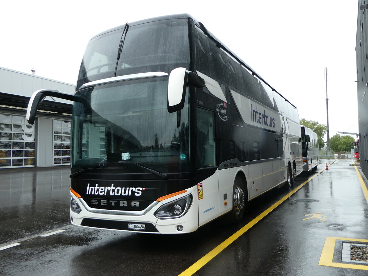 (253'507) - Intertours, Domdidier - FR 300'494 - Setra am 6. August 2023 in Winterthur, EvoBus