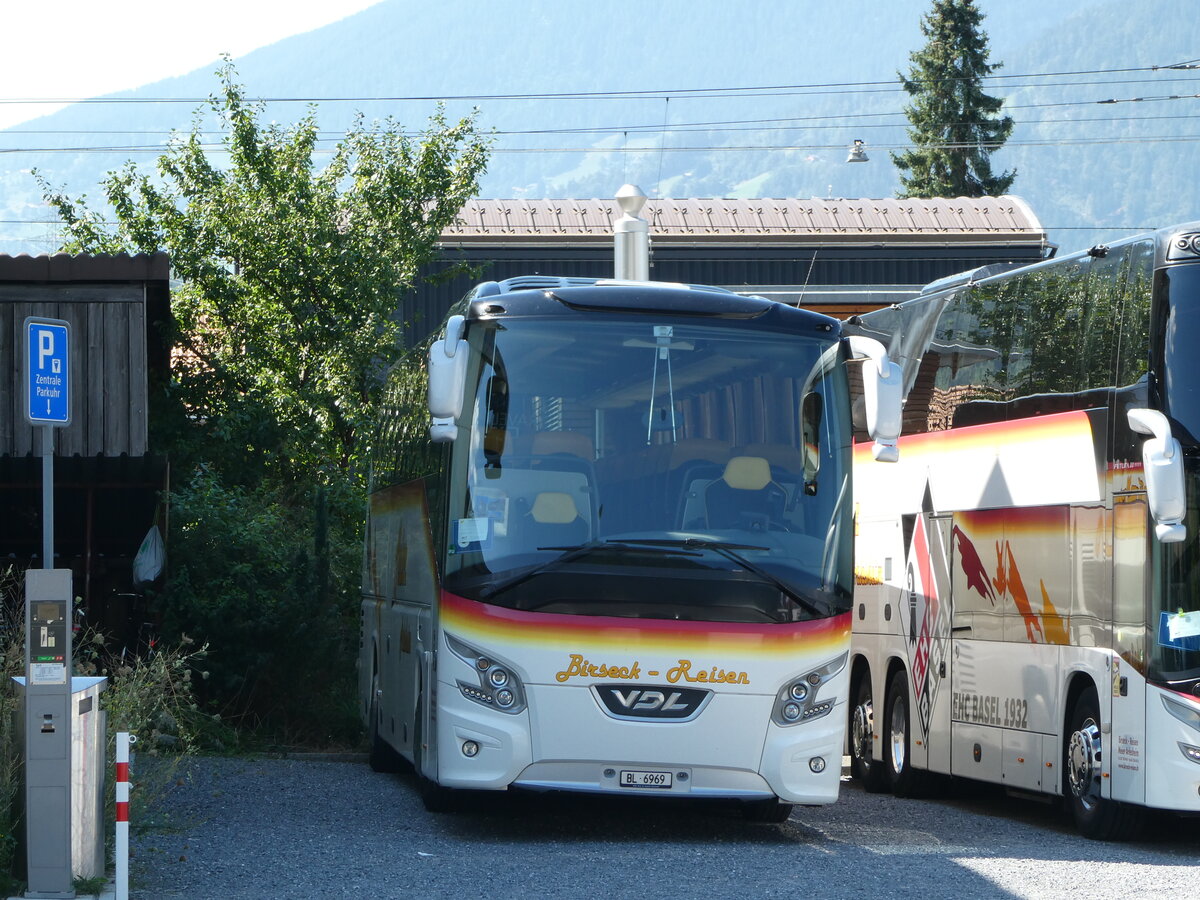 (254'108) - Meier, Arlesheim - BL 6969 - VDL am 21. August 2023 beim Bahnhof Wilderswil