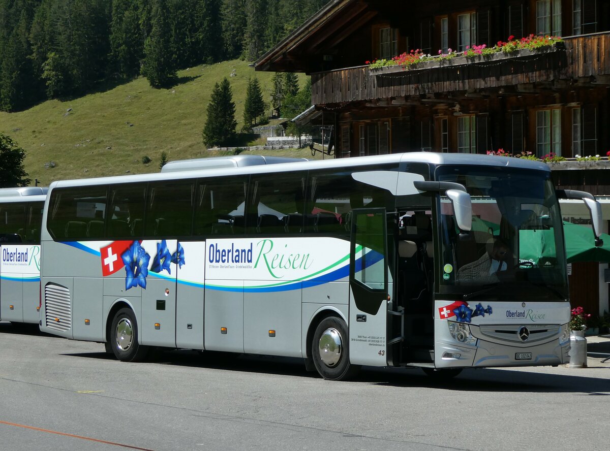 (254'145) - Oberland Reisen, Thun - Nr. 43/BE 102'043 - Mercedes (ex Nr. 41) am 22. August 2023 in Grimmialp, Hotel Spillgerten