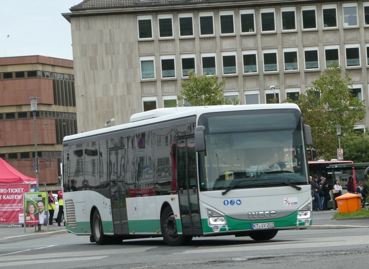 (254'345) - Burlein, Abtswind - KT-IV 202 - Iveco am 29. August 2023 beim Bahnhof Wrzburg