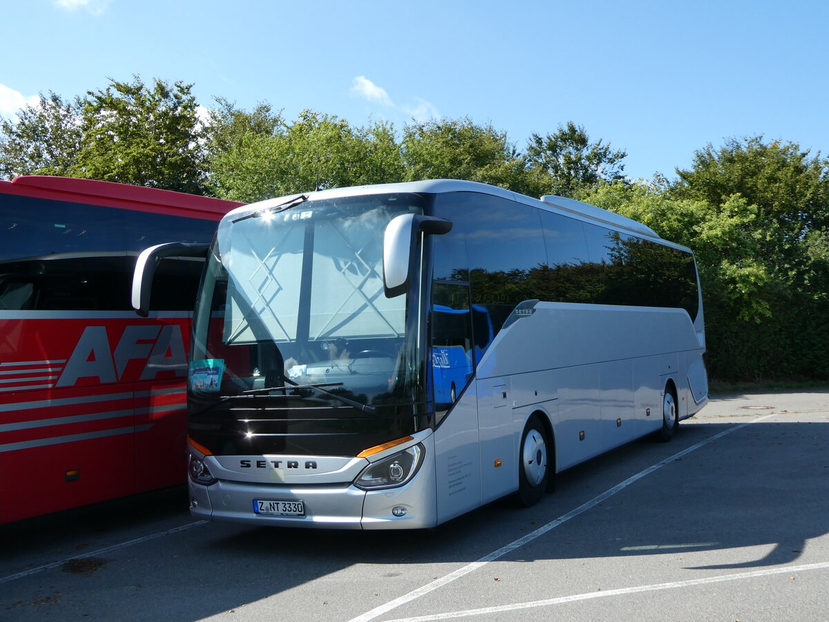 (254'575) - Beier, Mlsen - Z-NT 3330 - Setra am 1. September 2023 in Putgarten, Parkplatz