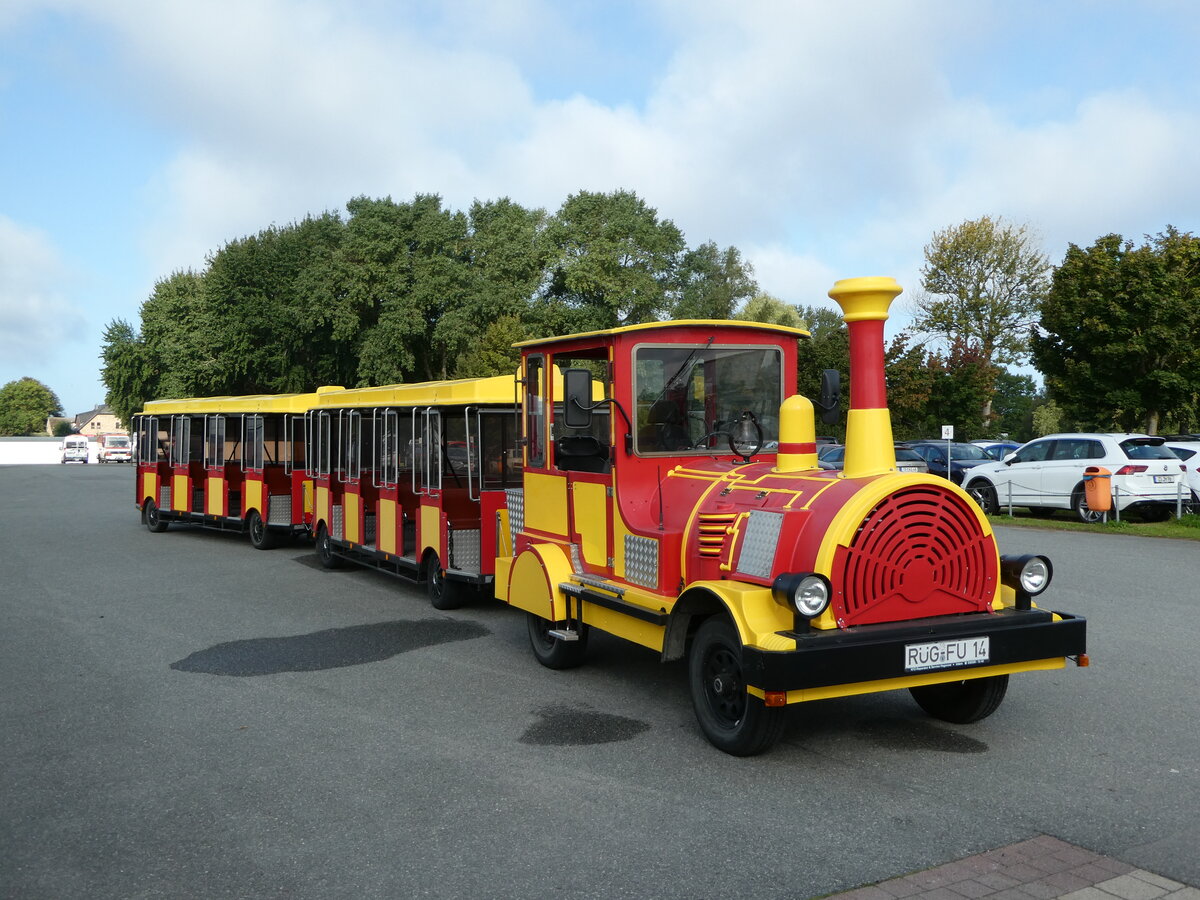 (254'611) - Hafen-Express, Schaprode - RG-FU 14 - am 2. September 2023 in Schaprode, Parkplatz