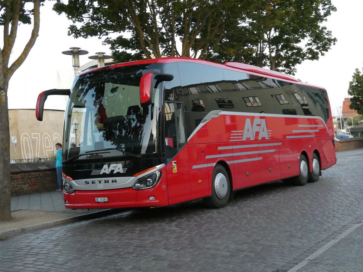 (254'708) - Aus der Schweiz: AFA Adelboden - Nr. 16/BE 21'181 - Setra am 2. September 2023 in Stralsund, Am Fischmarkt