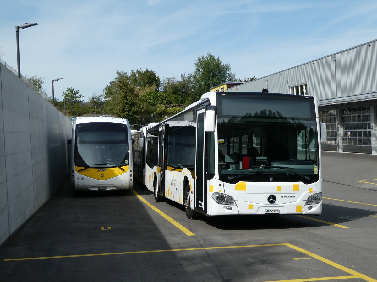 (255'356) - VBSH Schaffhausen - Nr. 30/SH 38'030 - Irizar + Nr. 222/SH 54'322 - Mercedes (ex SB Schaffhausen Nr. 22) am 17. September 2023 in Schaffhausen, Busdepot