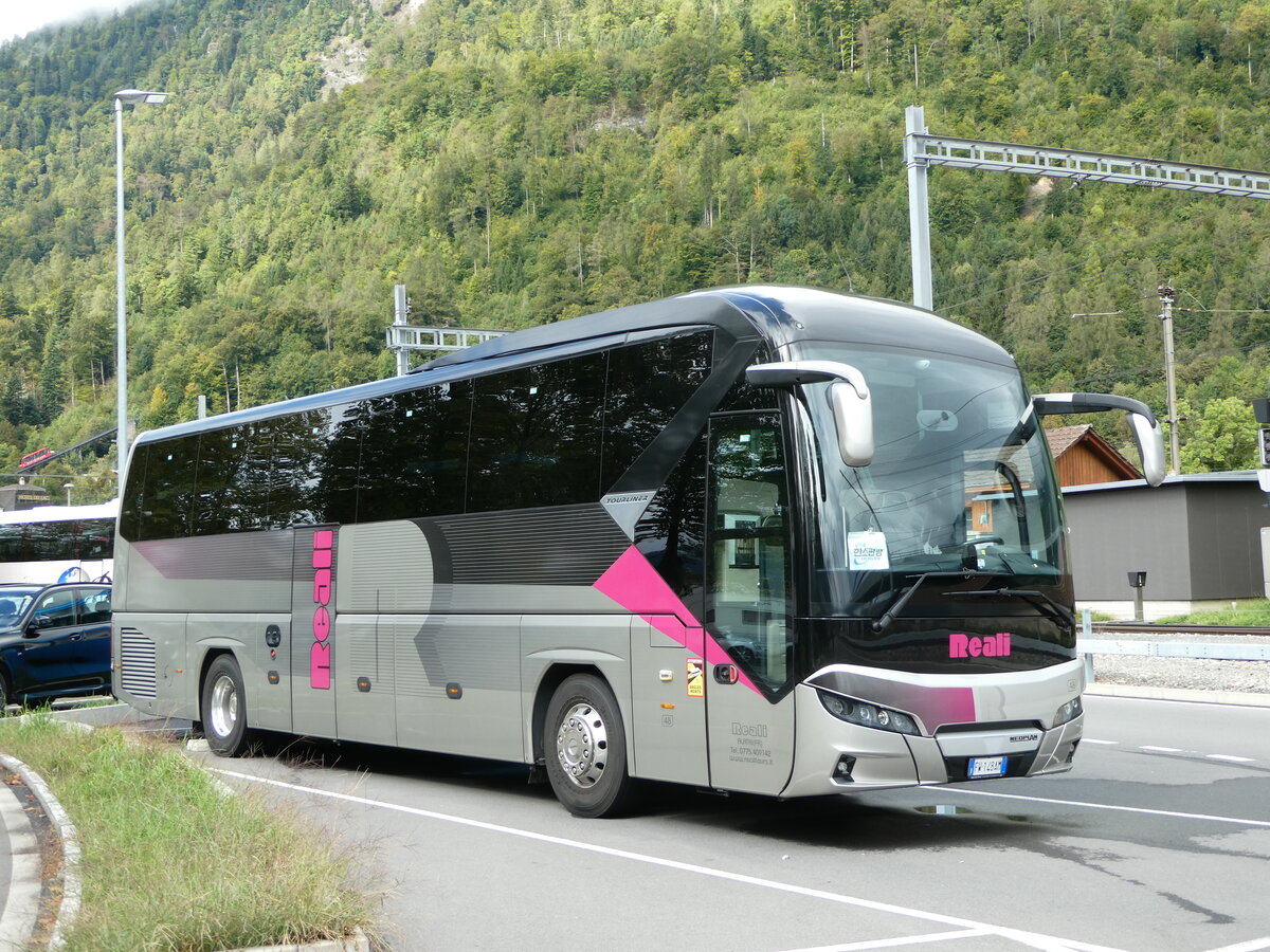 (255'465) - Aus Italien: Reali, Alatri - Nr. 48/FW-148 AM - Neoplan am 22. September 2023 beim Bahnhof Interlaken Ost