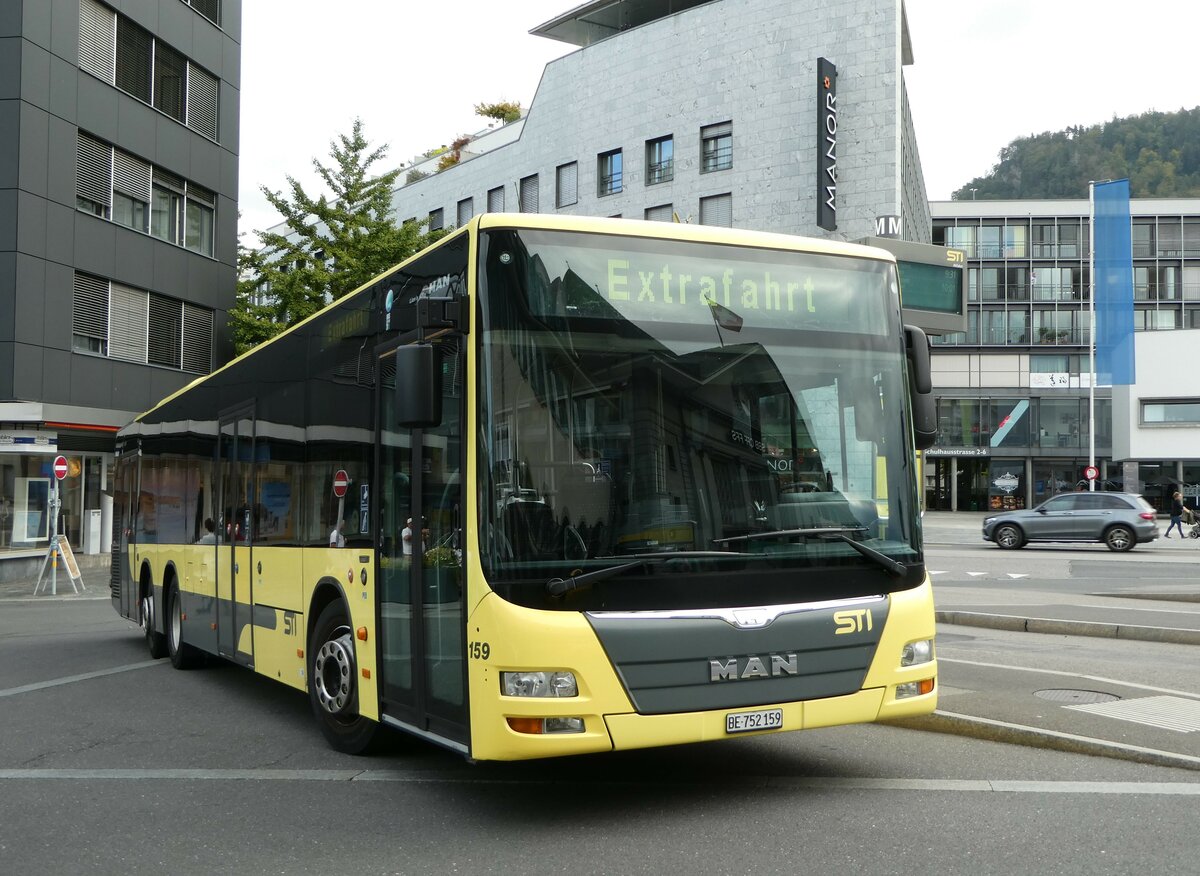 (255'864) - STI Thun - Nr. 159/BE 752'159 - MAN am 4. Oktober 2023 beim Bahnhof Thun