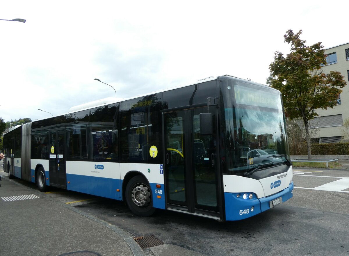 (256'332) - VBZ Zrich - Nr. 548/ZH 730'548 - Neoplan am 21. Oktober 2023 beim Bahnhof Zrich Affoltern