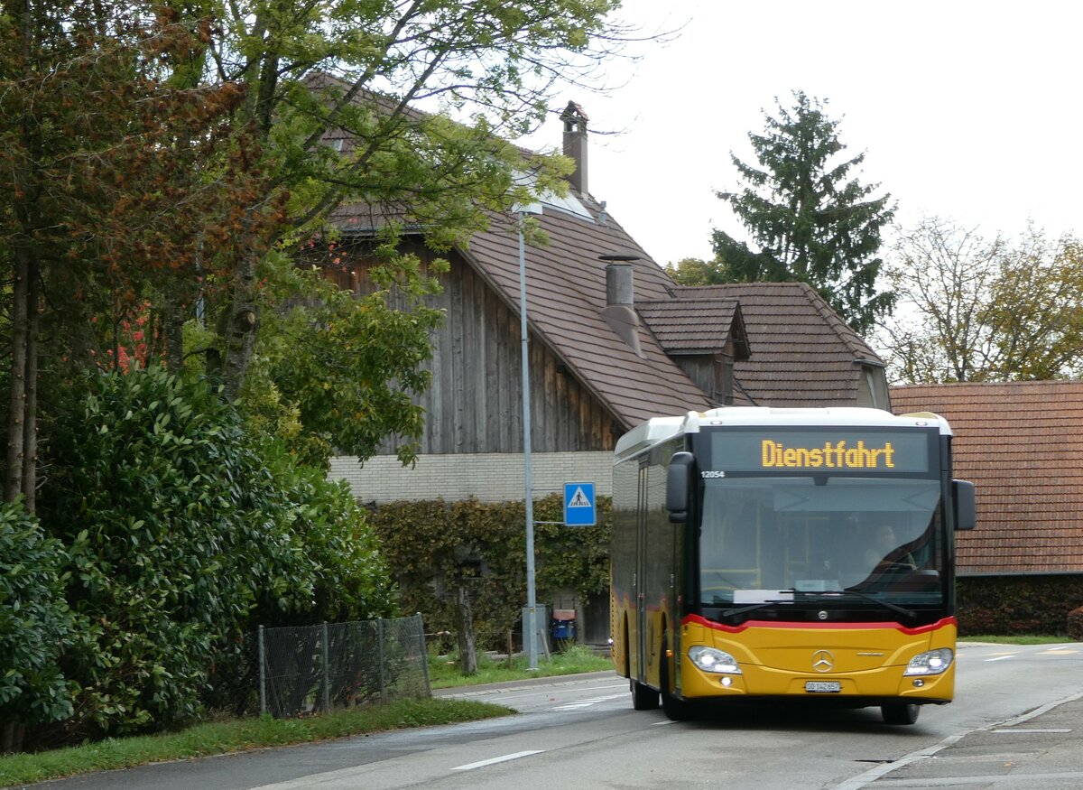 (256'413) - Steiner, Messen - SO 142'657/PID 12'054 - Mercedes am 26. Oktober 2023 in Messen, Post