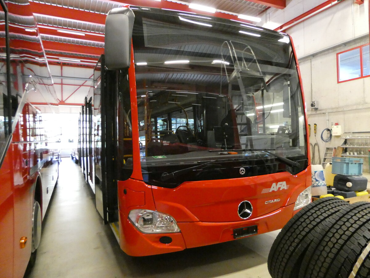 (256'446) - AFA Adelboden - Nr. 90 - Mercedes am 27. Oktober 2023 in Frutigen, Garage