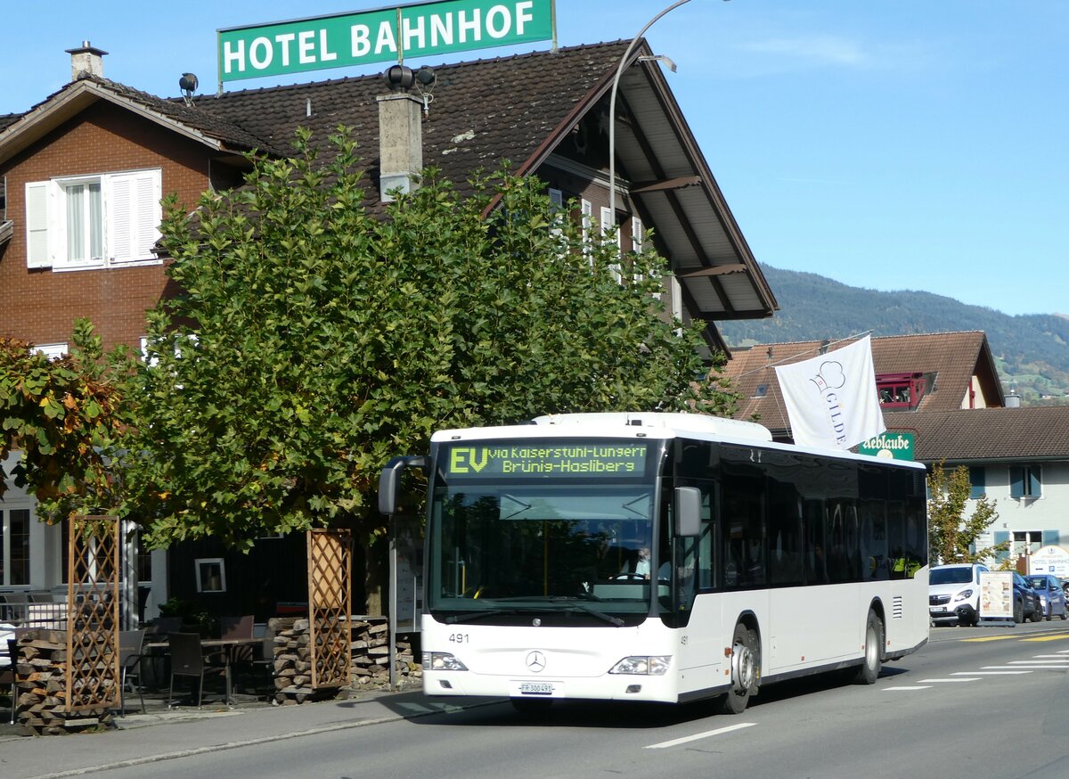 (256'466) - Intertours, Domdidier - Nr. 491/FR 300'491 - Mercedes (ex Steiner, Ortschwaben Nr. 12/PID 4289) am 28. Oktober 2023 beim Bahnhof Giswil