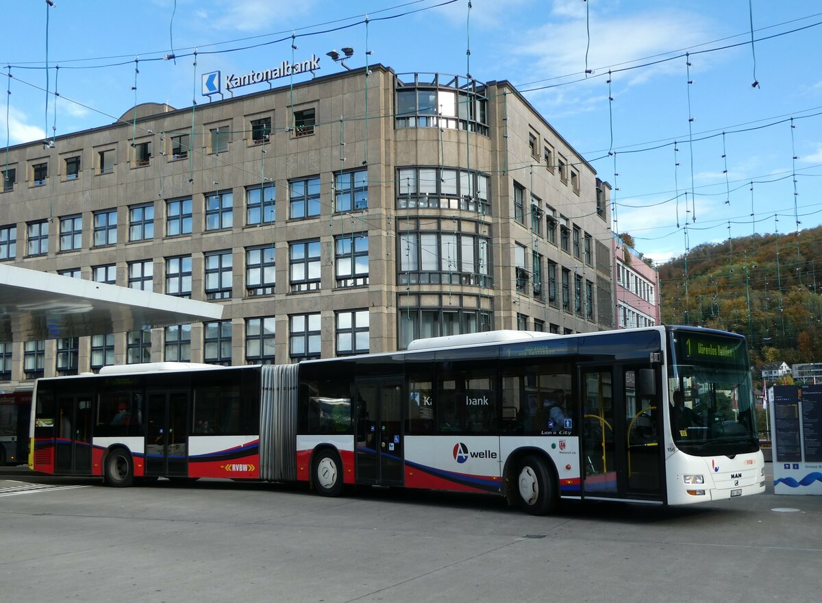 (256'796) - RVBW Wettingen - Nr. 156/AG 18'642 - MAN am 6. November 2023 beim Bahnhof Baden