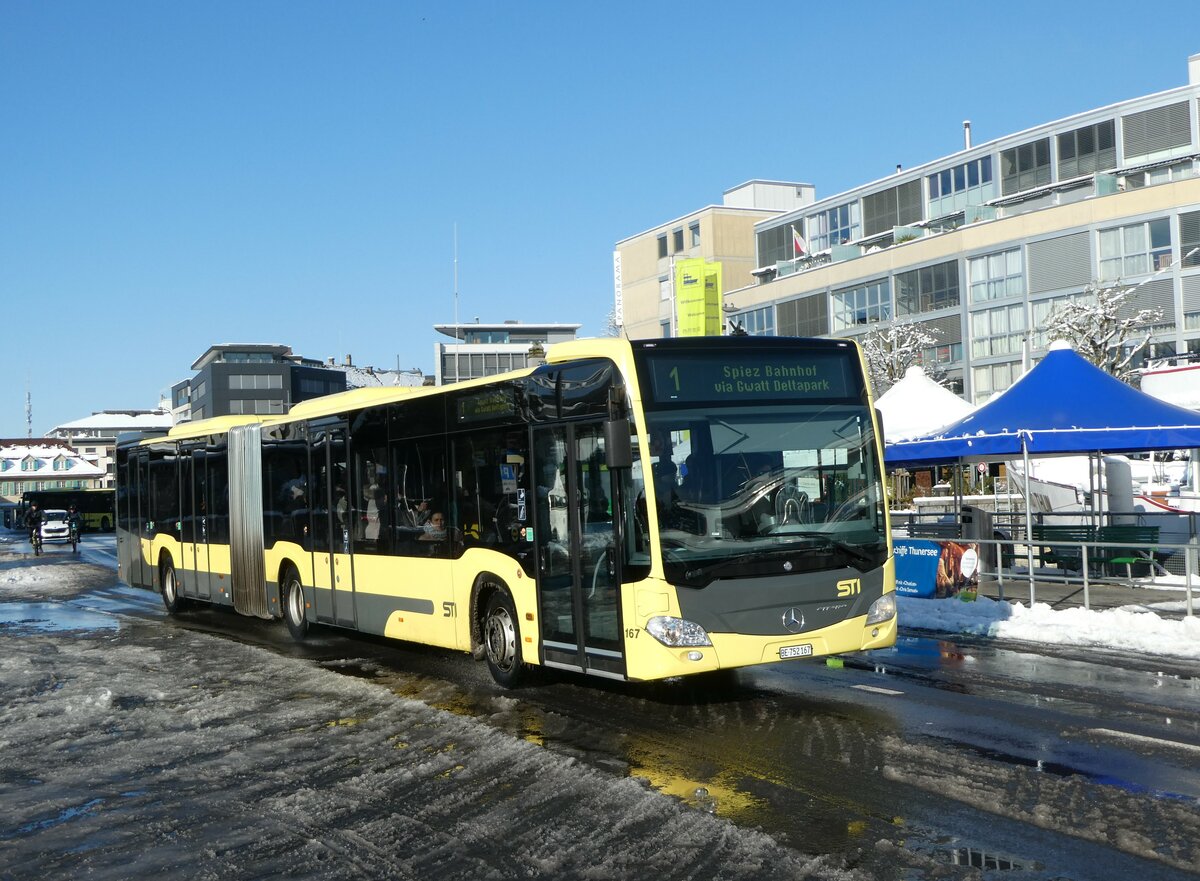 (257'389) - STI Thun - Nr. 167/BE 752'167 - Mercedes am 3. Dezember 2023 beim Bahnhof Thun