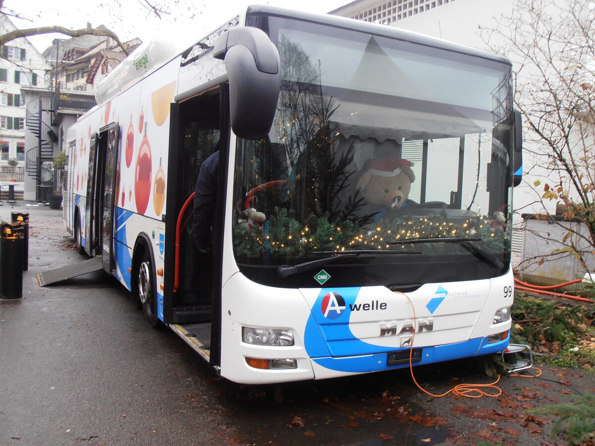 (257'515) - BOGG Wangen b.O. - Nr. 99 - MAN am 9. Dezember 2023 in Olten, Weihnachtsmarkt