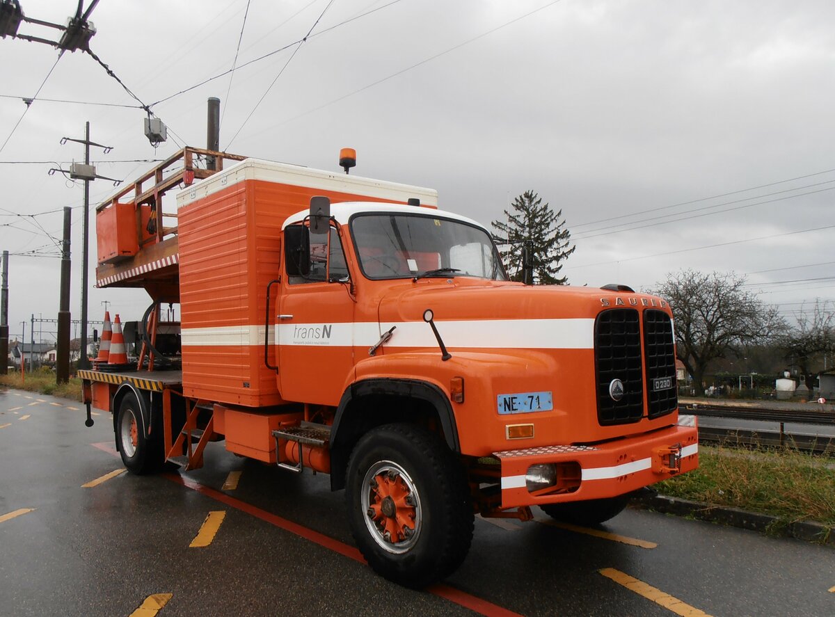 (257'530) - transN, La Chaux-de-Fonds - Nr. 51/NE 71 - Saurer am 11. Dezember 2023 in Marin, Dpt